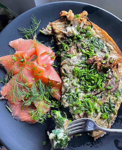 Smoked salmon and spinach frittata