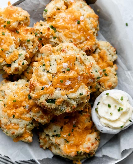 Garlic Cheddar Biscuits (Easy & Gluten-Free Option)
