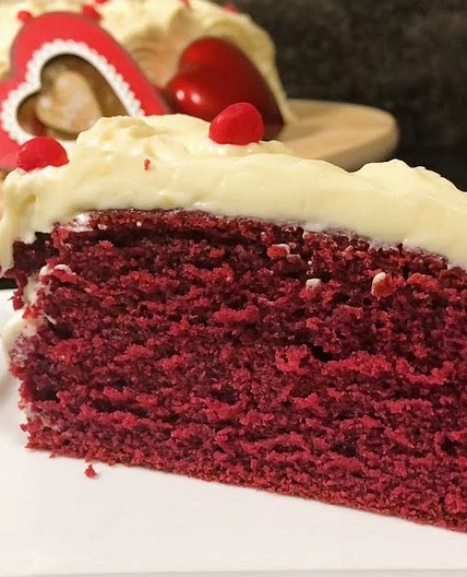 Red Velvet Cake With Cream Cheese Frosting