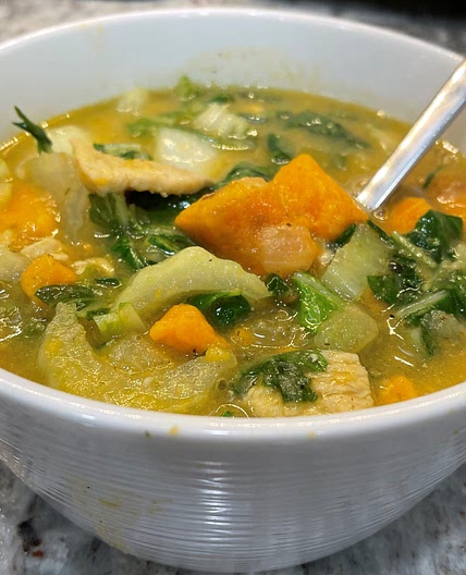 [Paleo, Whole30] Curry-Style Chicken and Sweet Potato Soup — Bottomless Chef