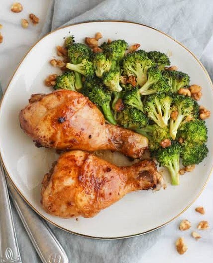 Budget Roast chicken with broccoli and garlic butter 