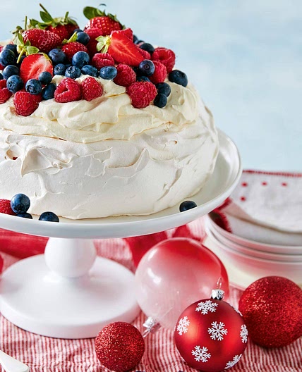 Classic pavlova