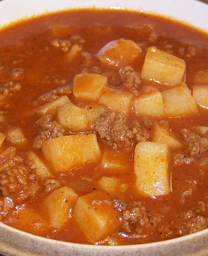 Caldo de papas con salchicha 