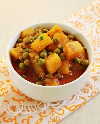 Gujarati aloo matar recipe without onion garlic