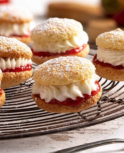 Sponge Kisses (aka Powder Puffs)