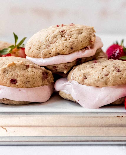 Strawberry Whoopie Pies