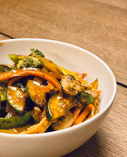 Delicious guilt-free chicken & vegetable bowl