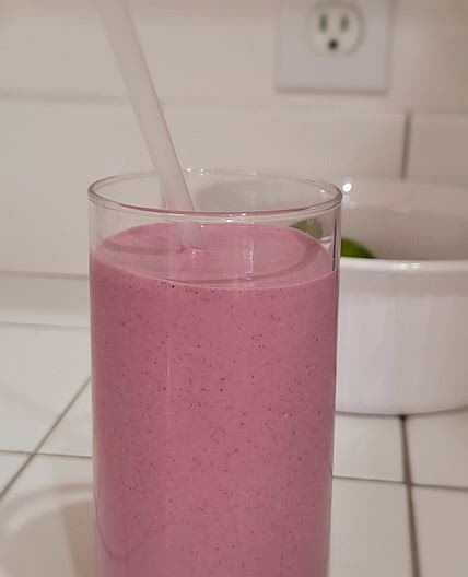 Peanut butter berry smoothie