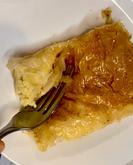 Galaktoboureko (Greek Custard Pastry) 