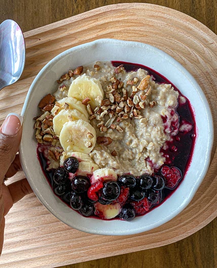 Berry & Banana Oatmeal — Sweet Greens Vegan