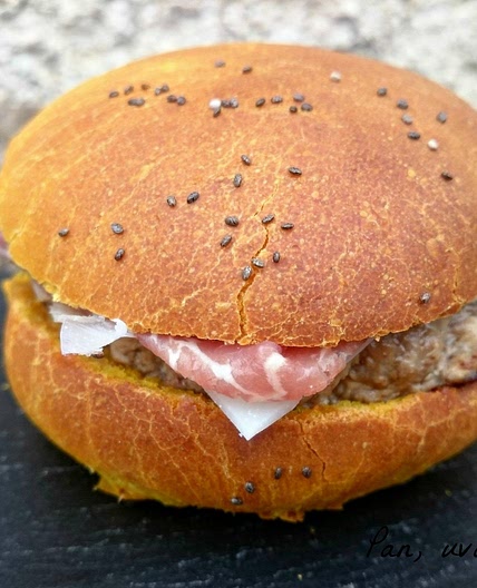 Receta de Hamburguesa ibérica con jamón y queso