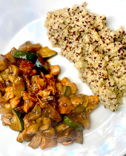 Chicken with Mushrooms and Zucchini in Soya Sauce