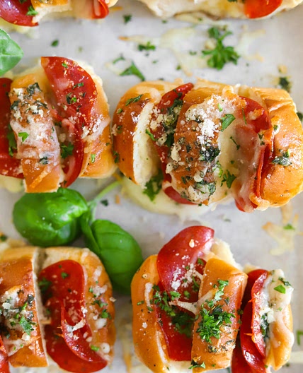 Pizza Hawaiian Rolls