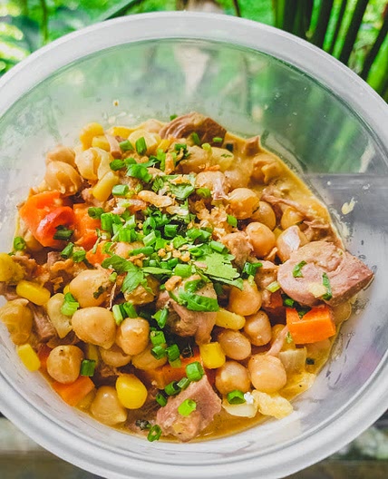 Jackfruits & Chickpea Curry with Roasted tempeh & Broccoli