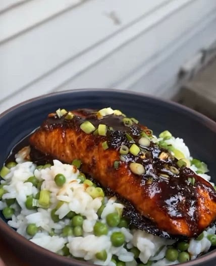 Salmon and veg rice