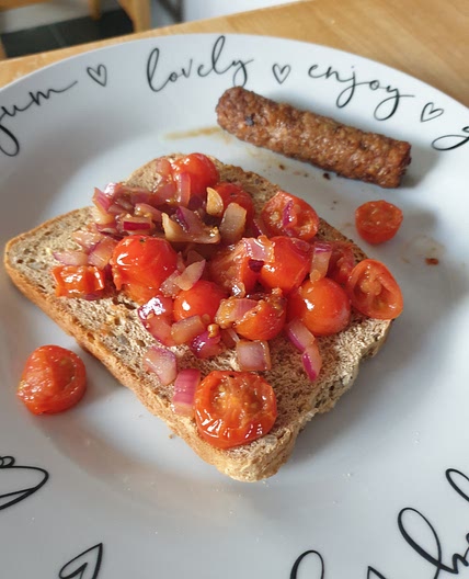 Pan-fried balsamic tomatoes