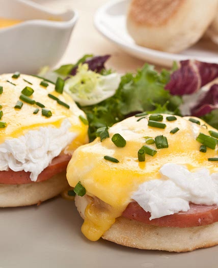 Low-Fat Eggs Benedict