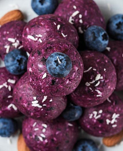 No-Bake Blueberry Almond Energy Balls Recipe