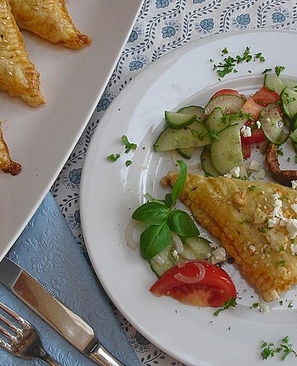 Blätterteigtaschen mit Gyrosfüllung und Feta-Käse