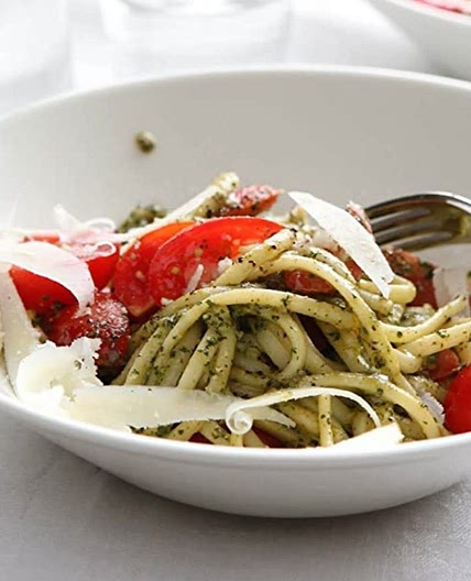 Linguine with mint and almond pesto and tomatoes