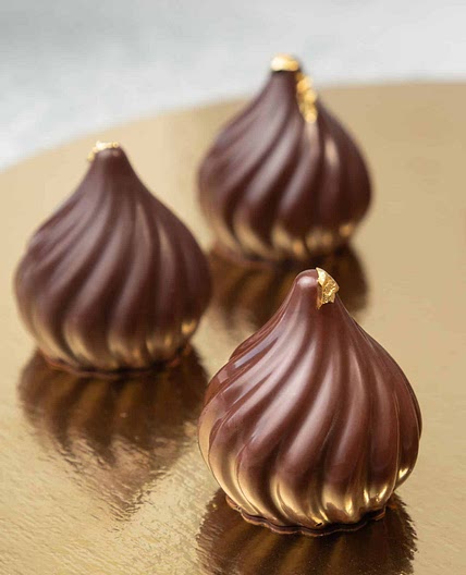 Chocolate Bonbon with hazelnut