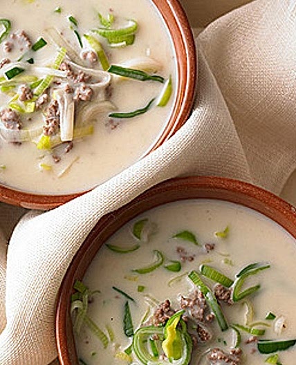 Käse-Lauch-Suppe mit Hackfleisch