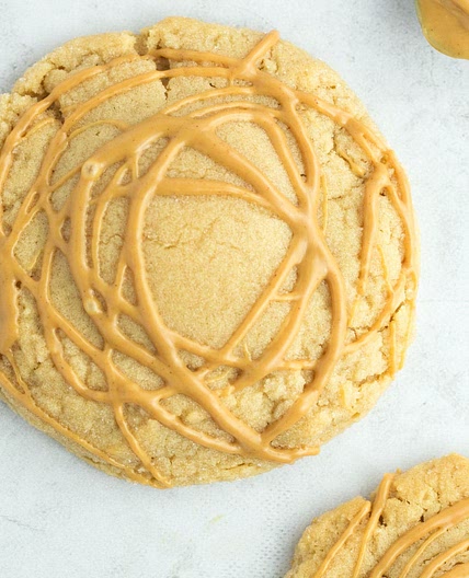 Crumbl 🙀 Ultimate Peanut Butter Cookie 