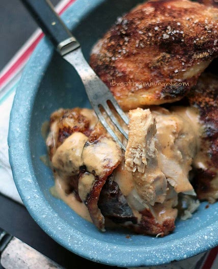 Keto Baked Chicken Thighs with Sour Cream Gravy