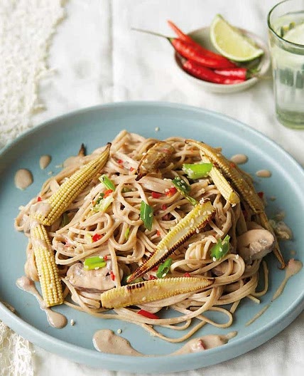 Satay noodles, baby corn and chestnut mushrooms