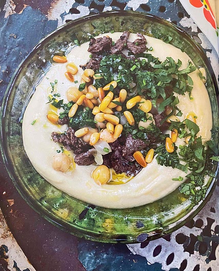 Hummus kawarma (lamb) with lemon sauce