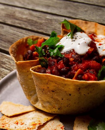 Sweet Potato And Black Bean Chilli Bowls | Deli Kitchen