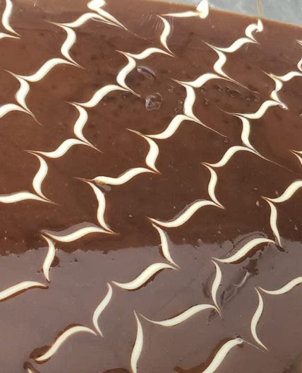 Easy deluxe chocolate cake