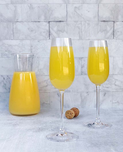 How to Make the Perfect Mimosa at Home (2-Ingredients)