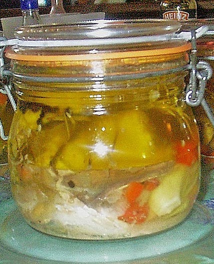 Eingemachter Thunfisch mit Gemüse