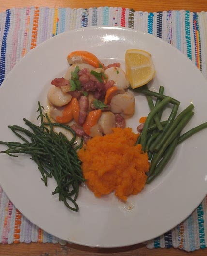 Bacon Scallops with Garlic Butter Sauce