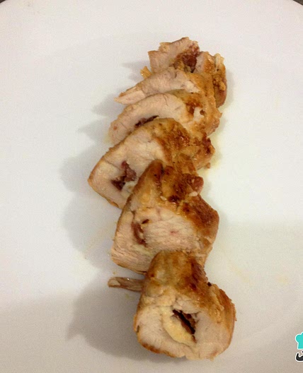 Receita de Peitos de frango recheados com presunto e dois queijos