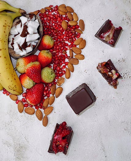  ⚠️Warning: You have Entered The Chocoholic Zone, So Buckle Up 🍫😋 🍫Ice Cube Tray Chocolate Anyone?😍 ⠀⠀⠀⠀ 😋These tasty bite-sized treats will delight your taste buds. A genius technique allows you to make rich and delicious homemade chocolates with min
