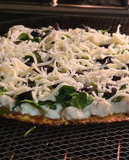 Chicken Alfredo Spinach "Pizza"