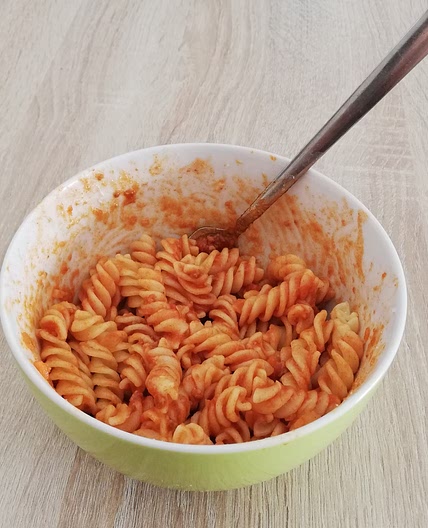Nudeln mit Fertigsauce Tomate-Bolognese
