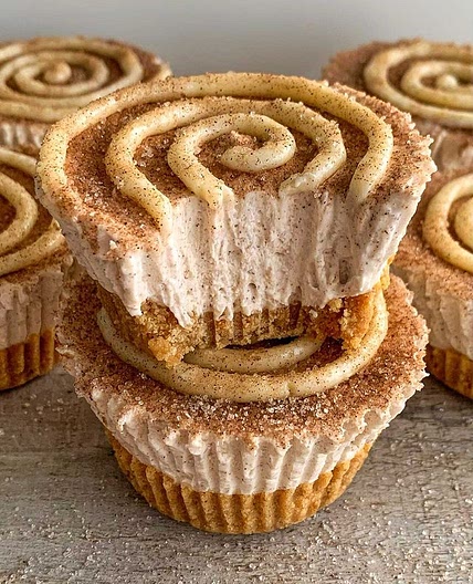 Mini Cinnamon Roll Cheesecakes