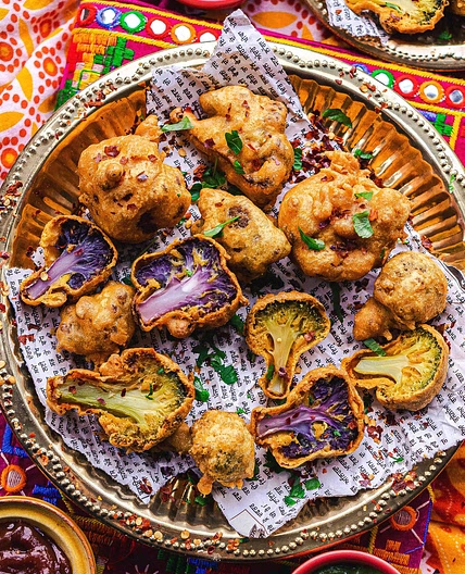 Cauliflower and broccoli pakoras