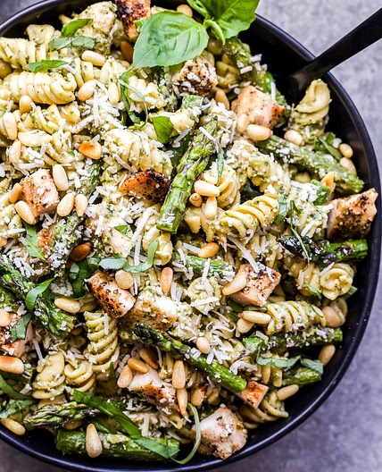 Grilled Chicken and Asparagus Pesto Pasta