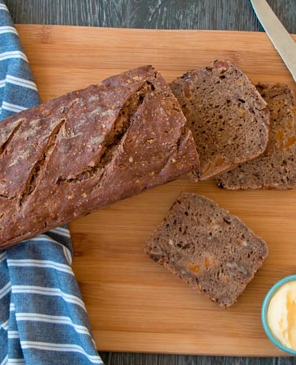 Fruit and nut loaf