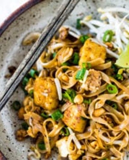 Easy Pad Thai Recipe ( Chicken, Shrimp or Tofu)