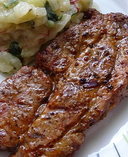 Grillfleisch in Marinade nach Omas Rezept