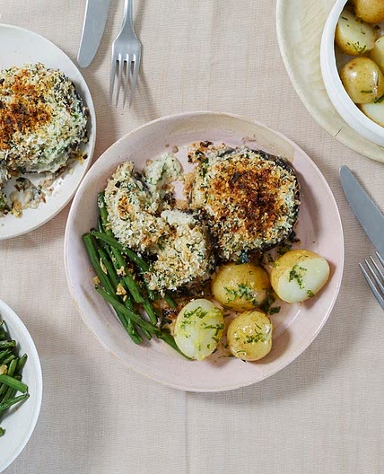 Garlic mushroom kiev, herby new potatos & garlic green beans