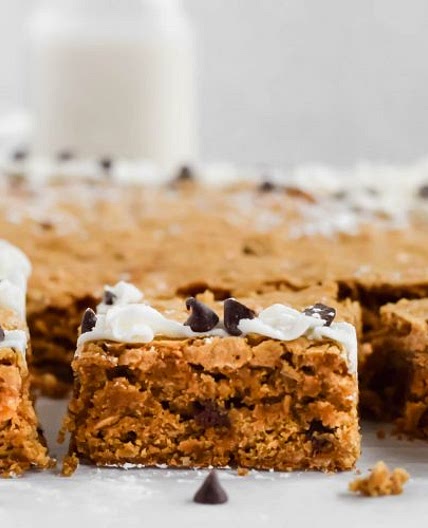 Oatmeal Chocolate Chip Blondies Recipe