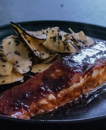 Black radish with sesame dressing and salmon teriyaki