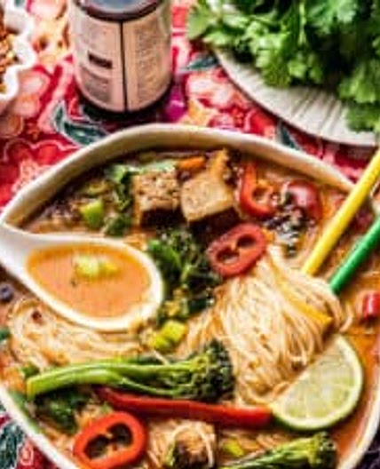 Red thai curry noodle soup