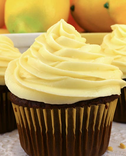 The Best Lemon Cream Cheese Frosting